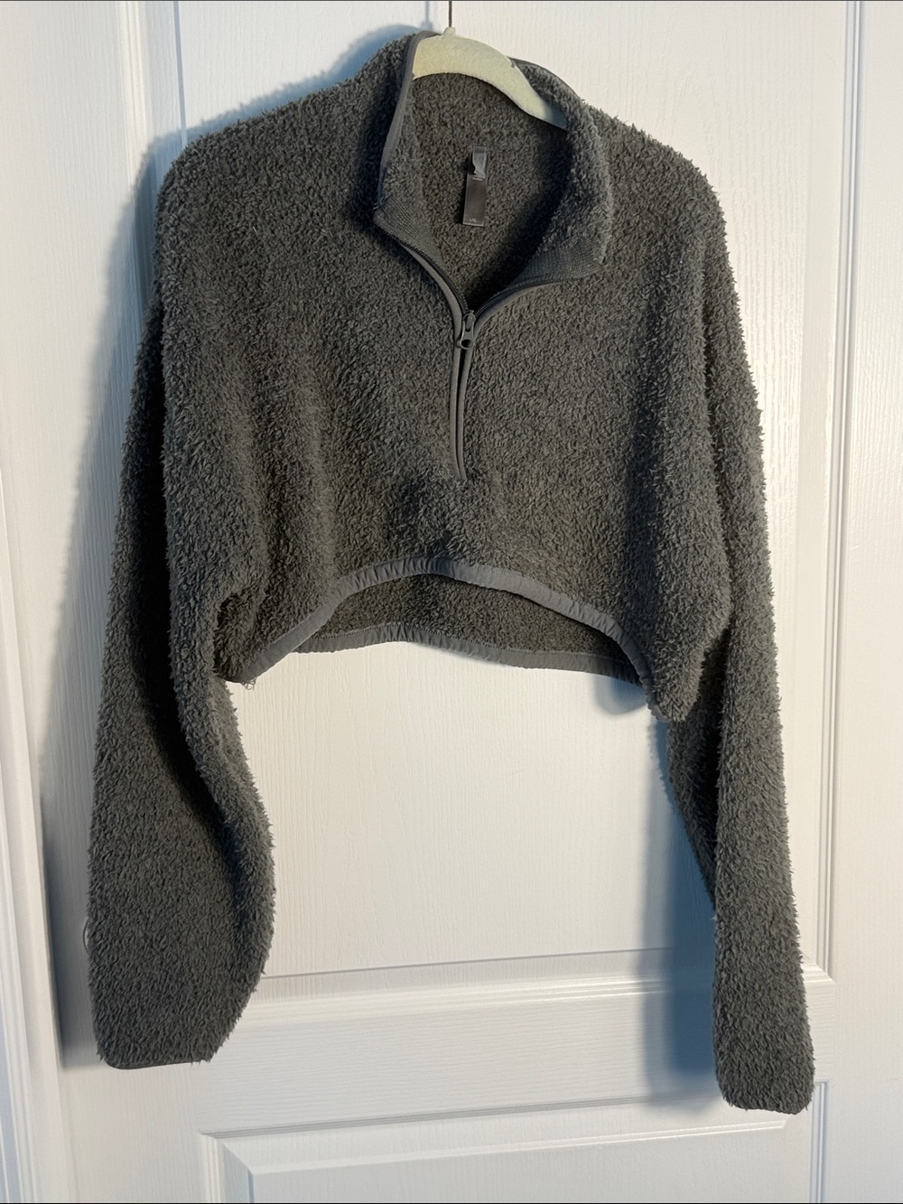 Skims Cozy Quarter-Zip Cropped Sherpa Jacket - Dark Gray Size L/XL